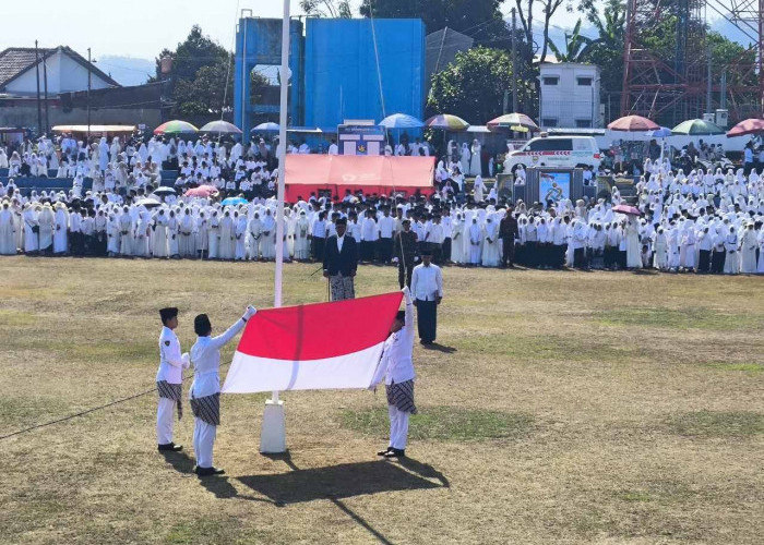 Bupati M Faiz Kurniawan: Santri Jangan Batasi Diri, Bisa Jadi Apa Saja Termasuk Pemimpin Bangsa