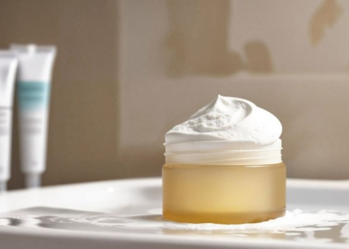 Top 4 Moisturizer Melembabkan yang Cocok untuk Kulit Kering Usia 40 Tahunan 