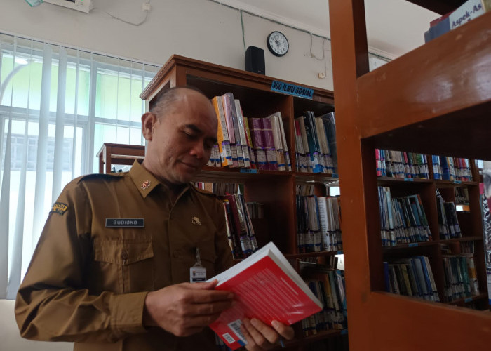 Hibah Buku Perpusnas Mandeg Imbas Efisiensi, Disperpuska Batang Putar Otak Penuhi Koleksi Perpustakaan