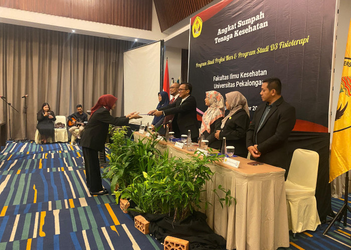 37 Tenaga Kesehatan Baru Disumpah, Rektor Unikal Pesan Jaga Integritas dan Nilai Kemanusiaan