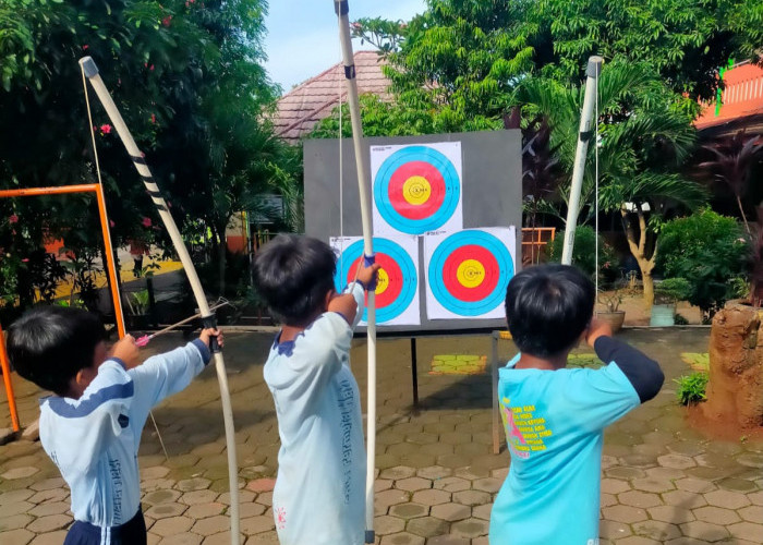 Tak Sekadar Olahraga Sunnah, Ekskul Panahan Lahirkan Atlet Berprestasi di SDIT Permata Hati