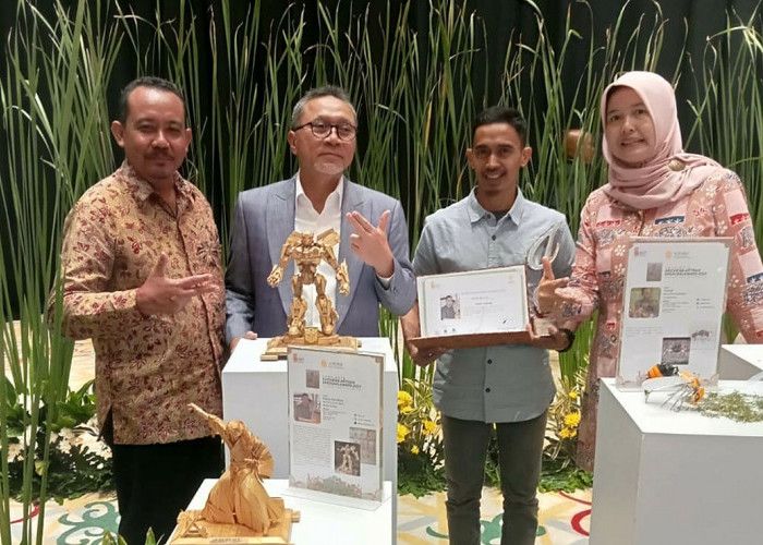 Bikin Bangga, Action Figure dari Besek Bekas Produksi Warga Batang Raih Penghargaan Inacraft