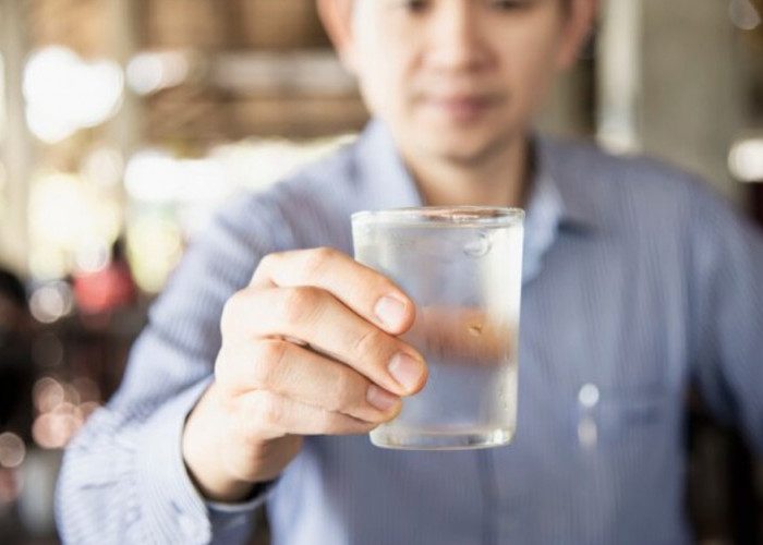 Baik untuk Tubuh, Ini Dia 6 Manfaat Minum Air Putih Sepanjang Hari Menurut Para Ahli