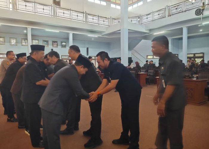 Bupati Nonaktif Fadia Arafiq Tersandung KPK, Kinerja Pemkab Pekalongan Justru Moncer! 