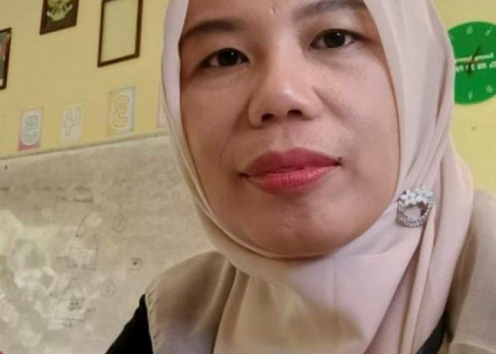 KOMBEL SENSUWE HARAPAN: Kompetensi TIK Guru melalui Optimalisasi Papan Interaktif Digital untuk Pembelajaran