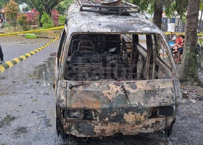  Mobil Terbakar di Alun-alun Kajen Saat Dipakai Jualan