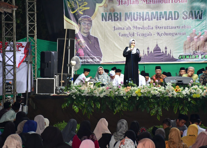 Bupati Pekalongan Fadia Arafiq Hadiri Peringatan Maulid Nabi Muhammad SAW di Desa Tangkil Tengah Kedungwuni