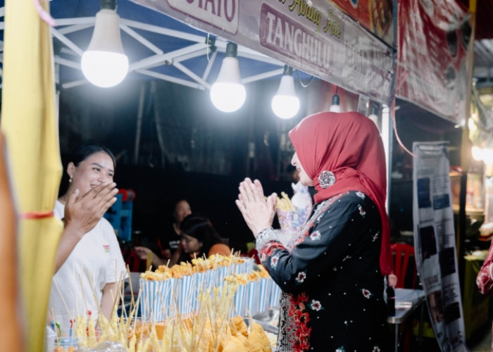 Pintoe Dalem Street Fair 2025, Kemeriahan Bazar UMKM Imlek di Pekalongan