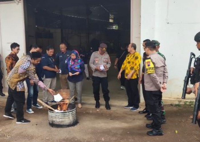 KPU Kabupaten Pekalongan Musnahkan 4.732 Surat Suara Pilkada 2024