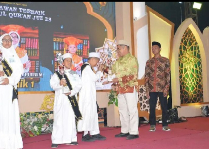Wisuda Qur’an SDIT Ulul Albab Pekalongan: Ratusan Siswa Persembahkan Mahkota untuk Orang Tua