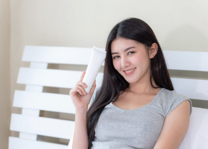 4 Sunscreen yang Bagus untuk Kulit Berminyak dan Mengecilkan Pori-Pori, Wajah jadi Awet Muda Bebas Flek Hitam