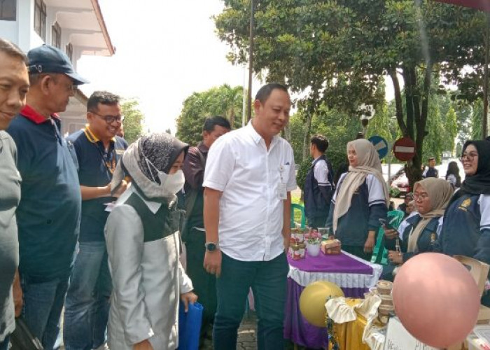 Mahasiswa KKN Tematik PPM Unikal Pamerkan Inovasi Kreatif UMKM Unggul Saat Expo dan Penarikan KKN