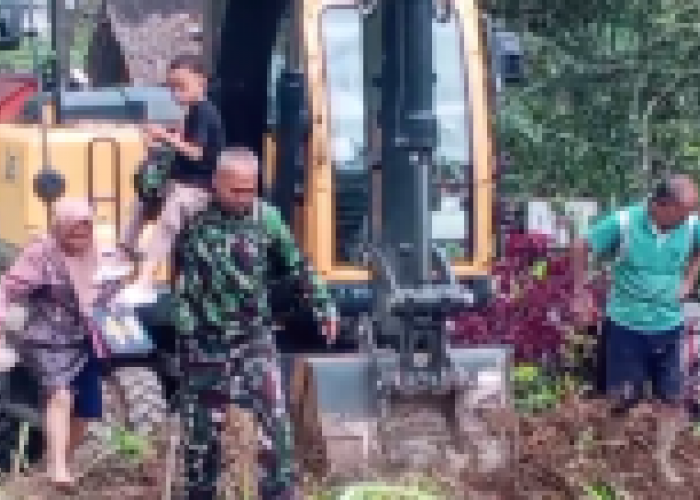 Tebing Longsor Tutup Akses Desa Sidomulyo-Lebakbarang, Longsor Juga Terjadi di Desa Pamutuh