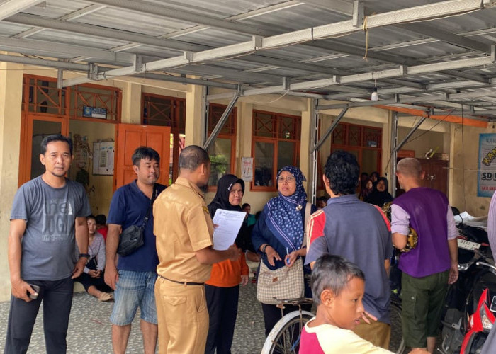 Tanggul Sungai Bremi Jebol, Ratusan Warga Tirto Mengungsi di SDN Tirto 03 Akibat Banjir Pekalongan