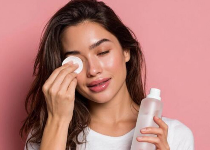 4 Toner Terbaik untuk Mencerahkan Kulit Kusam dan Berflek Hitam