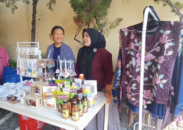 Balgis Diab Apresiasi UMKM Pekalongan Raya Ramaikan Pencairan Gaji Pensiunan ASN