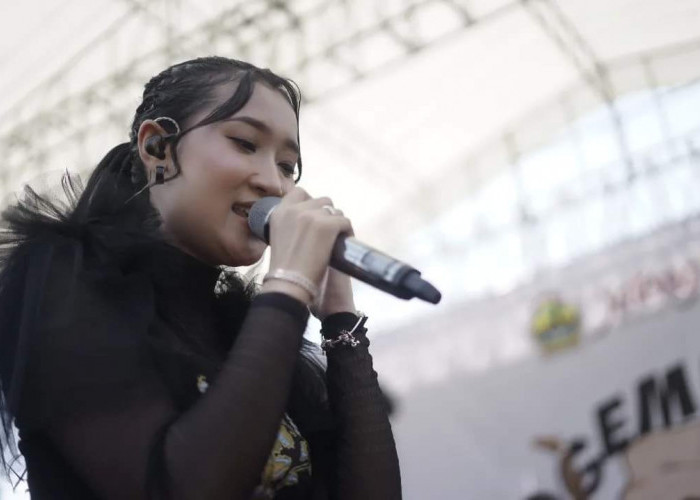 Yeni Inka Meriahkan Konser Musik Sosialisasi Gempur Rokok Ilegal di Alun-alun Kajen