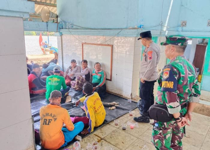 Kapal Nelayan Batang Tenggelam, 15 ABK Terapung di Laut Diselamatkan Nelayan Wonokerto