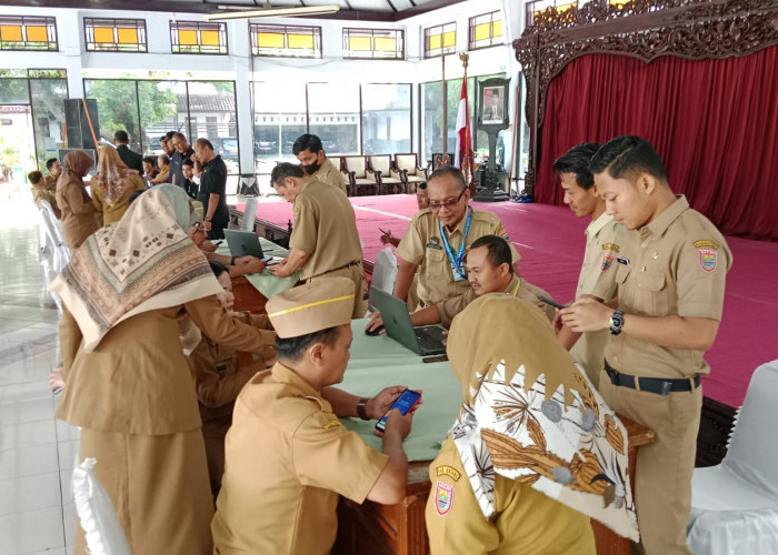 Kejar Target, Disdukcapil Batang Targetkan ASN Aktifkan IKD