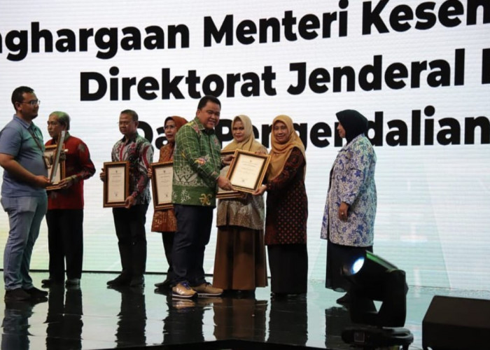 Cakupan Imunisasi T2+ Tembus 84 Persen, Dinkes Batang Raih Penghargaan dari Kemenkes RI