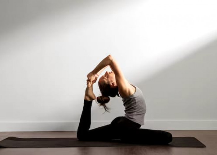 Paket Komplit! 5 Manfaat Yoga untuk Dukung Program Diet, dari Bantu Bakar Lemak sampai Mengatasi Stres