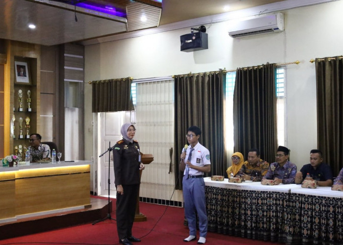 Kejari Batang Luncurkan Labdarkum Adhyaksa di SMAN 1 Subah, Genjot Kesadaran Hukum Pelajar Sejak Dini