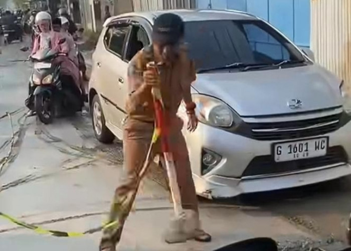 Viral Jalan Baru Dicor Dilewati hingga Rusak, Plt Bupati Pekalongan Sukirman Berikan Tanggapan