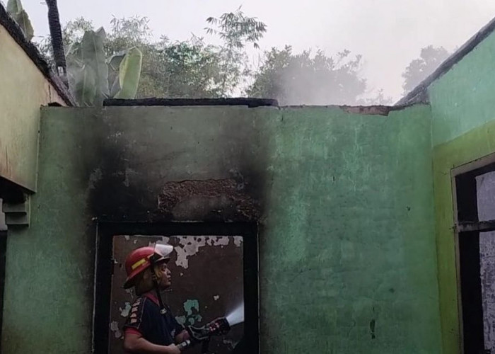Gara-gara Obat Nyamuk, Rumah Kurniawati Ludes Terbakar