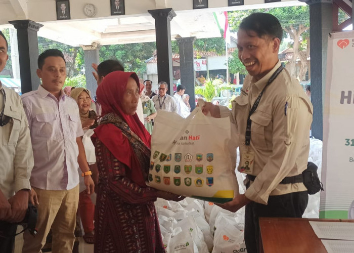 1.331 Warga Prasejahtera dari 5 Desa di Kabupaten Batang Terima Bantuan Paket Sembako dari Adaro