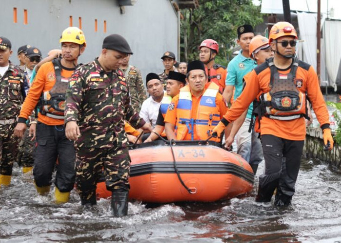Addin Jauharudin Tinjau Banjir di Pekalongan, Ansor-Banser Perkuat Aksi Kemanusiaan
