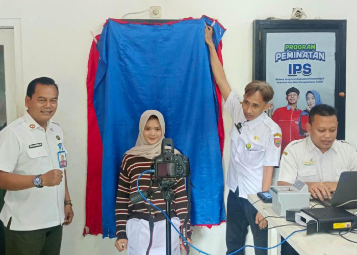 Disdukcapil Batang Jemput Bola ke Sekolah, Perekaman KTP-el Bisa Dimulai Usia 16 Tahun