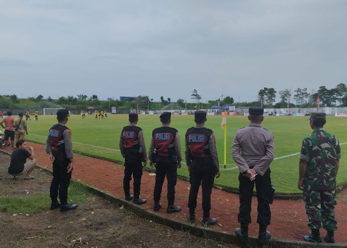 TNI-Polri Amankan Turnamen Sepakbola Purwodadi Open Cup Tahun 2024