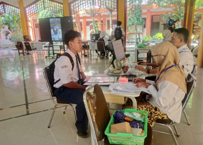 Titik Koordinat Rumah Calon Murid Nyasar hingga ke Jatim, Panitia SPMB SMAN 1 Batang Kebanjiran Berkas Keliru 