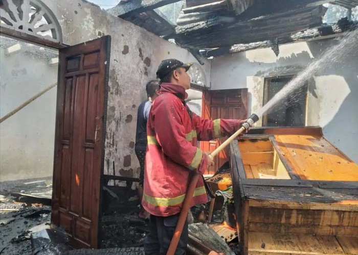 Kebakaran Terjadi Berturut-turut di Kabupaten Batang, dari Kandang Sapi hingga Pabrik Plastik