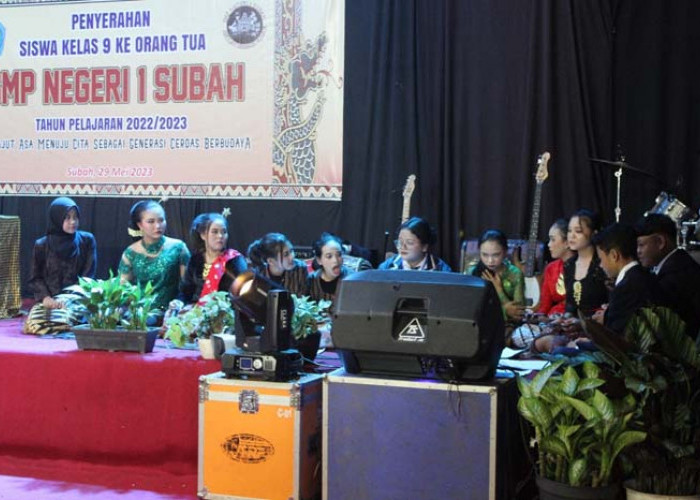 Serah Terima Siswa Kelas 9 Dimeriahkan Penampilan e-Gamelan