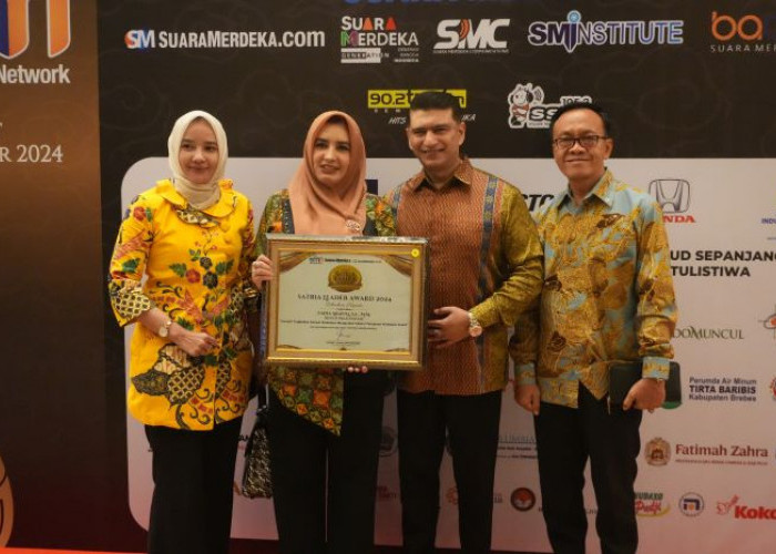 Bupati Pekalongan Fadia Sabet Penghargaan di Satria Brand Award 2024