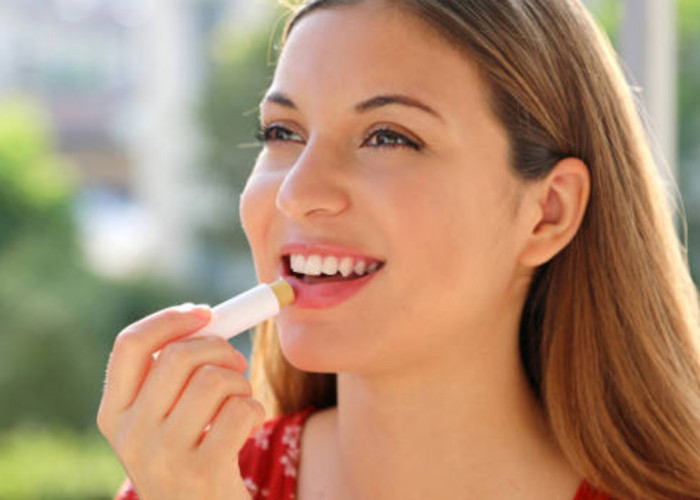 Mulai 20 Ribuan, Ini Dia Rekomendasi Lip Balm SPF untuk Bibir Kering