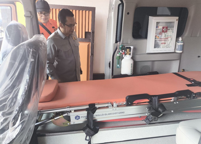 Serahkan Ambulans CSR BRI untuk Relindo Batang, Rizal Bawazier Minta Digunakan Maksimal Layani Warga
