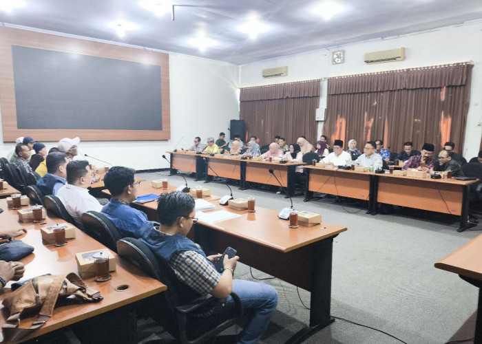 Warga Pekuncen Protes Perpanjangan Izin Tower, DPRD Batang Gelar RDP