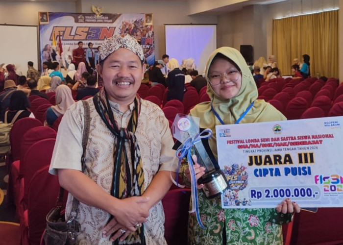 Puisi Lawatan Batik Tiga Negeri Antarkan Siswi MAN 1 Kota Pekalongan Juara FLS3N Jateng