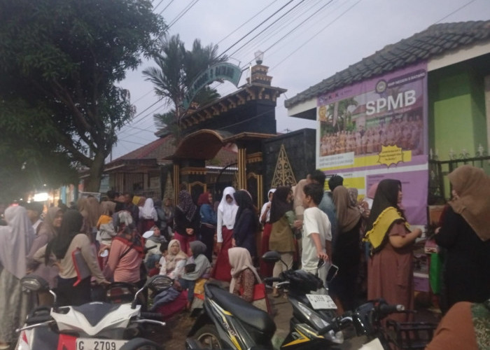 SMPN 5 Batang Jadi Sekolah dengan Pendaftar Terbanyak, Warga Antusias Daftar dari Jam 3 Pagi