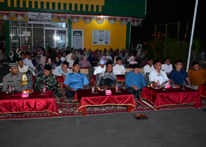 Hadiri Kampung Nasi Goreng Bersholawat di Wonopringgo, Plt Bupati Sukirman Terima Aspirasi Perbaikan Jalan