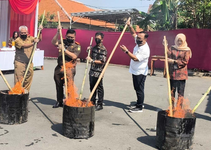 Kejari Batang Musnahkan 10.565 Butir Obat Terlarang dan 114 Gram Sabu, Ini Pernyataan Kajari