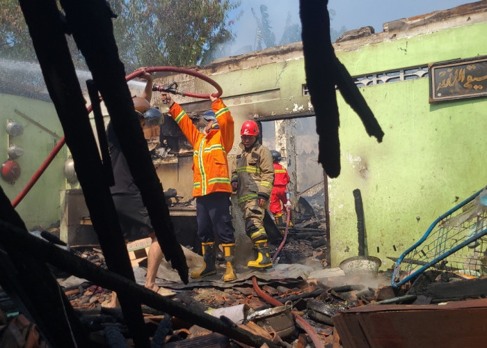 Rumah Produksi Batik di Banyurip Pekalongan Selatan Terbakar, Pemilik Luka saat Berusaha Padamkan Api