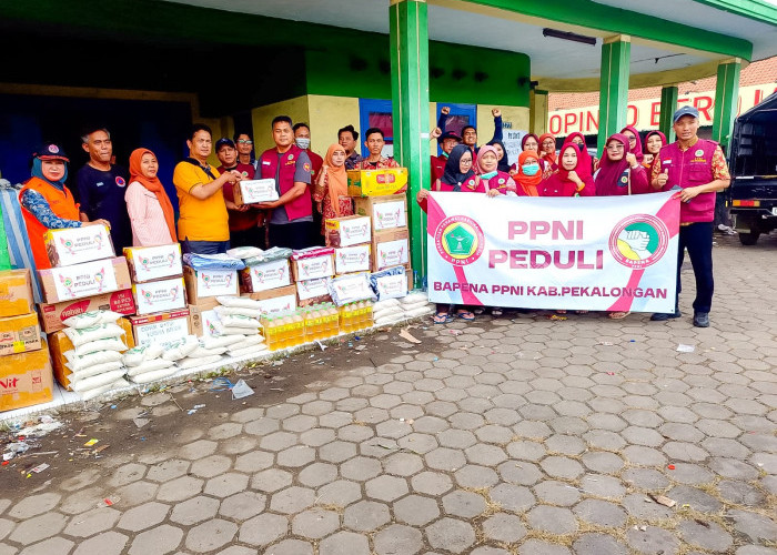PPNI Kabupaten Pekalongan Salurkan Logistik Korban Banjir