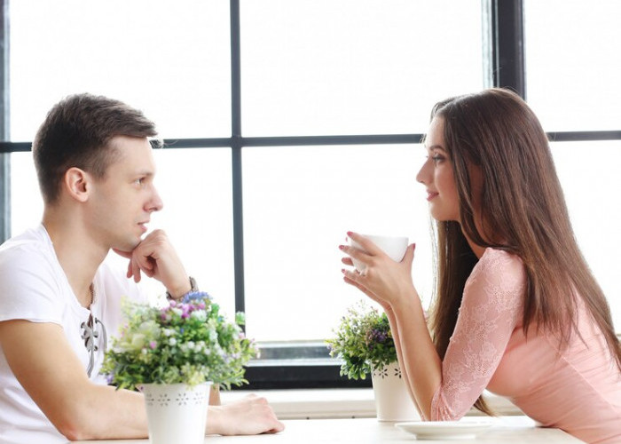 5 Kendala Komunikasi dengan Pasangan yang Membuat Kurangnya Dialog Berdua dalam Hubungan
