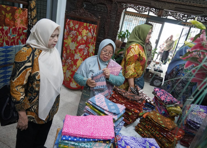 Kunjungi Kampung Batik Pesindon dan Museum Batik, Peserta Rakerda Kenali Potensi Batik Pekalongan