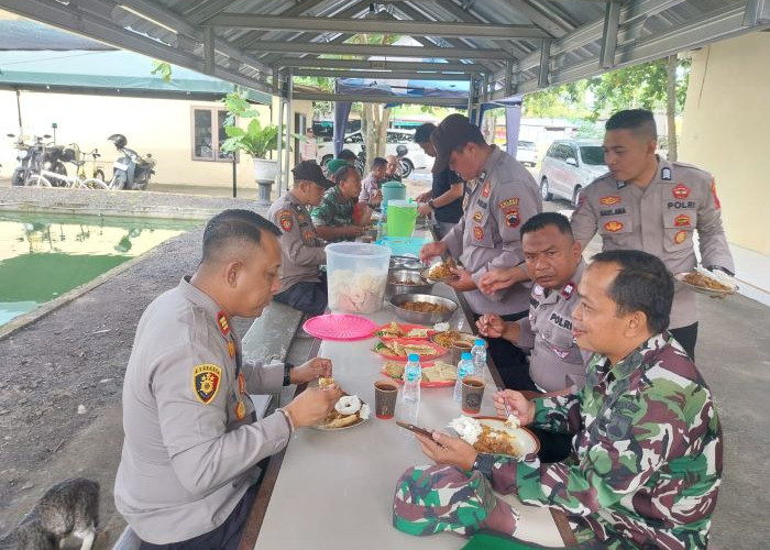 Polsek Sragi dan Koramil Sragi Gelar Apel Sinergitas, Tingkatkan Soliditas Jaga Stabilitas Keamanan