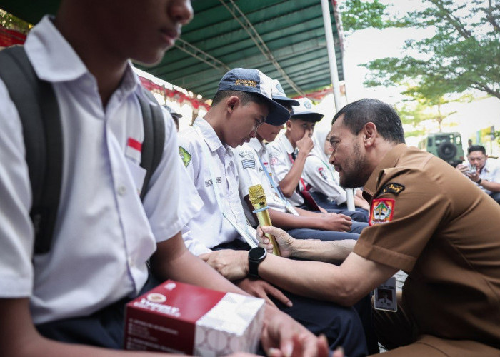 Kisah Anak Tukang Ojek Semarang: Gagal Masuk Sekolah Negeri, Akhirnya Bisa SMA Gratis Lewat Sekolah Kemitraan