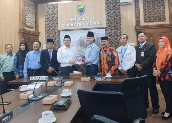 Pemuda Pancasila Jateng Salurkan 16.000 Mushaf Al-Qur'an untuk Warga Batang, Bupati: Telah Ditashih Kemenag
